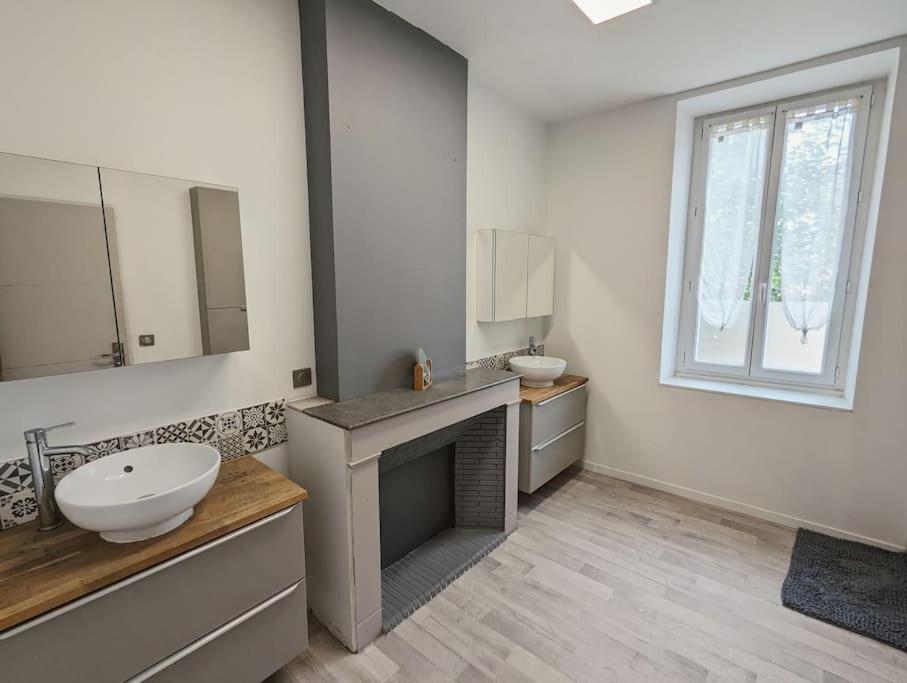 A 5mn De La Reserve Africaine, Charmante Maison De Village Avec Patio Ferienhaus *