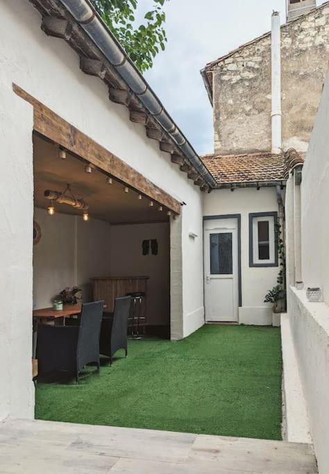 A 5mn De La Reserve Africaine, Charmante Maison De Village Avec Patio Ferienhaus