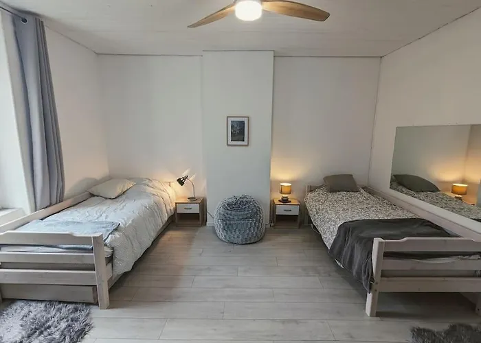 A 5Mn De La Reserve Africaine, Charmante Maison De Village Avec Patio