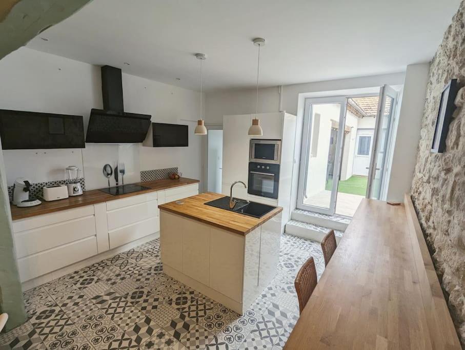 Ferienhaus A 5mn De La Reserve Africaine, Charmante Maison De Village Avec Patio *