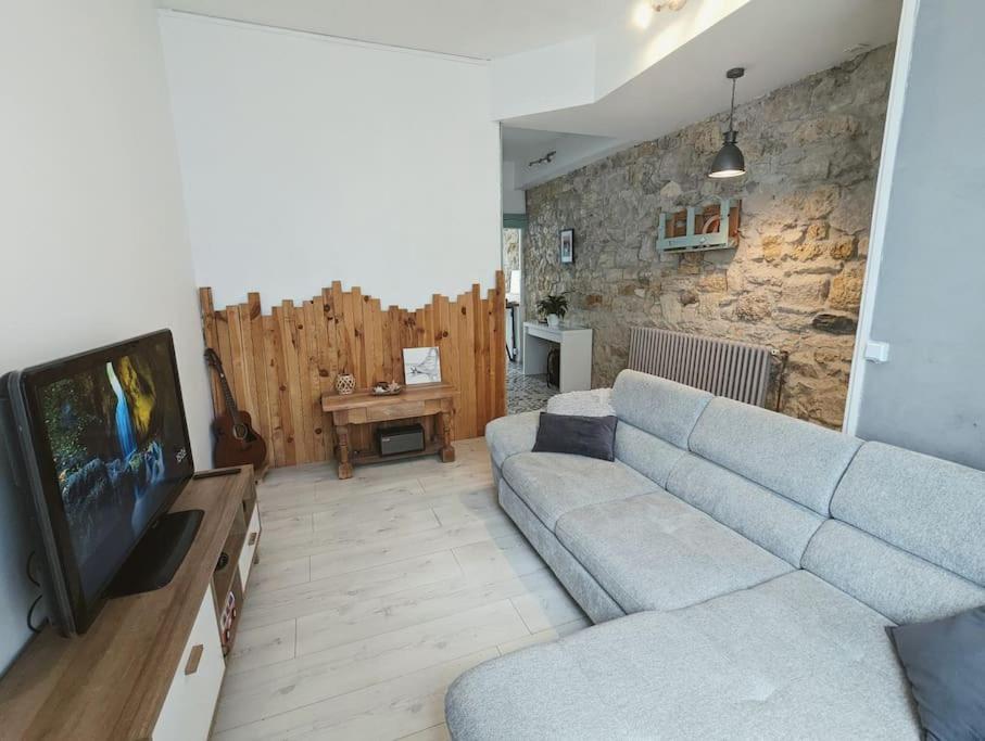 A 5mn De La Reserve Africaine, Charmante Maison De Village Avec Patio * Sigean