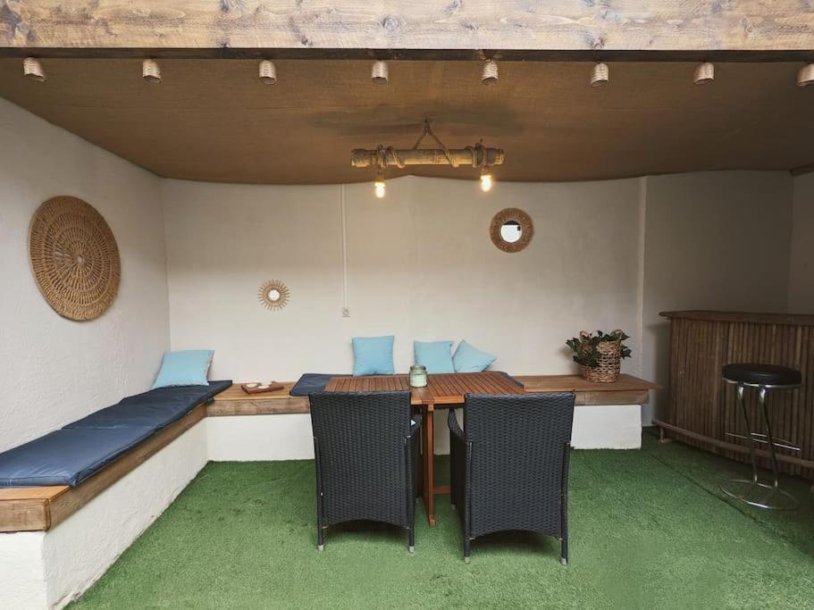 A 5mn De La Reserve Africaine, Charmante Maison De Village Avec Patio Ferienhaus *
