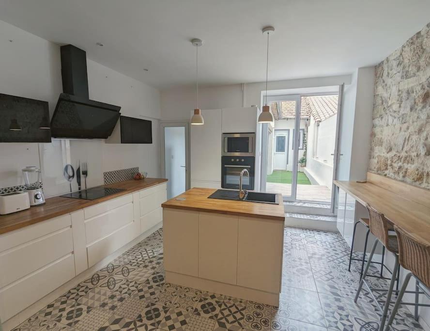 Ferienhaus A 5mn De La Reserve Africaine, Charmante Maison De Village Avec Patio Sigean